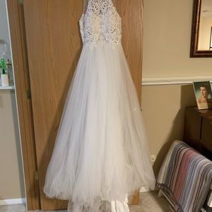 White prom/wedding dress 
-size 6
